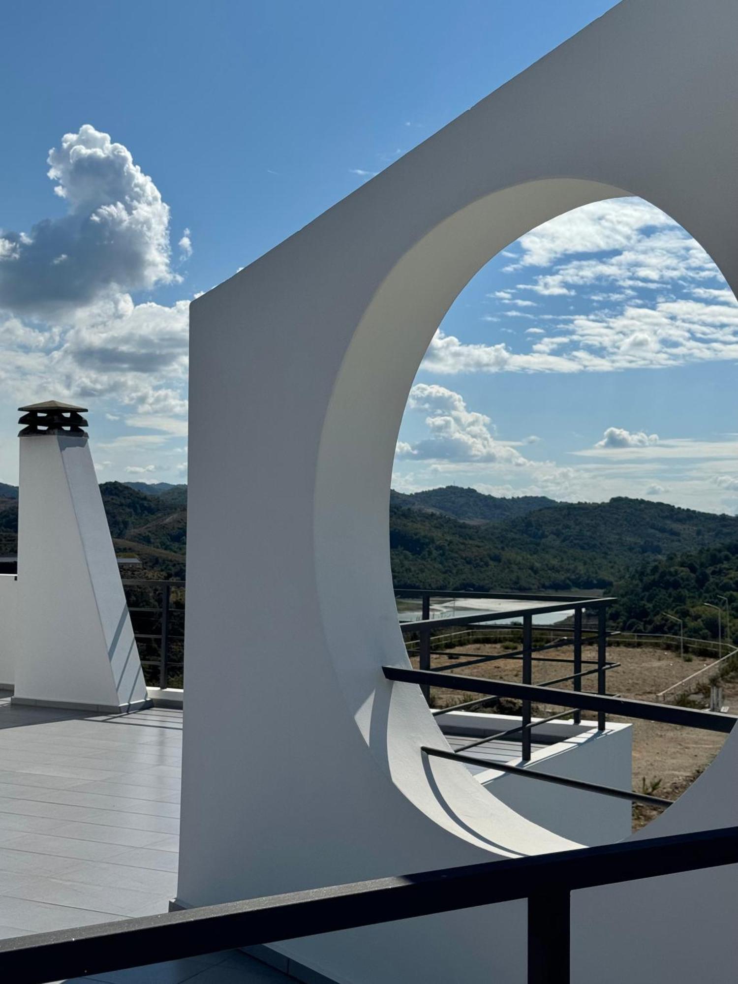 Villa Esmi Durres Kryemedhej ภายนอก รูปภาพ