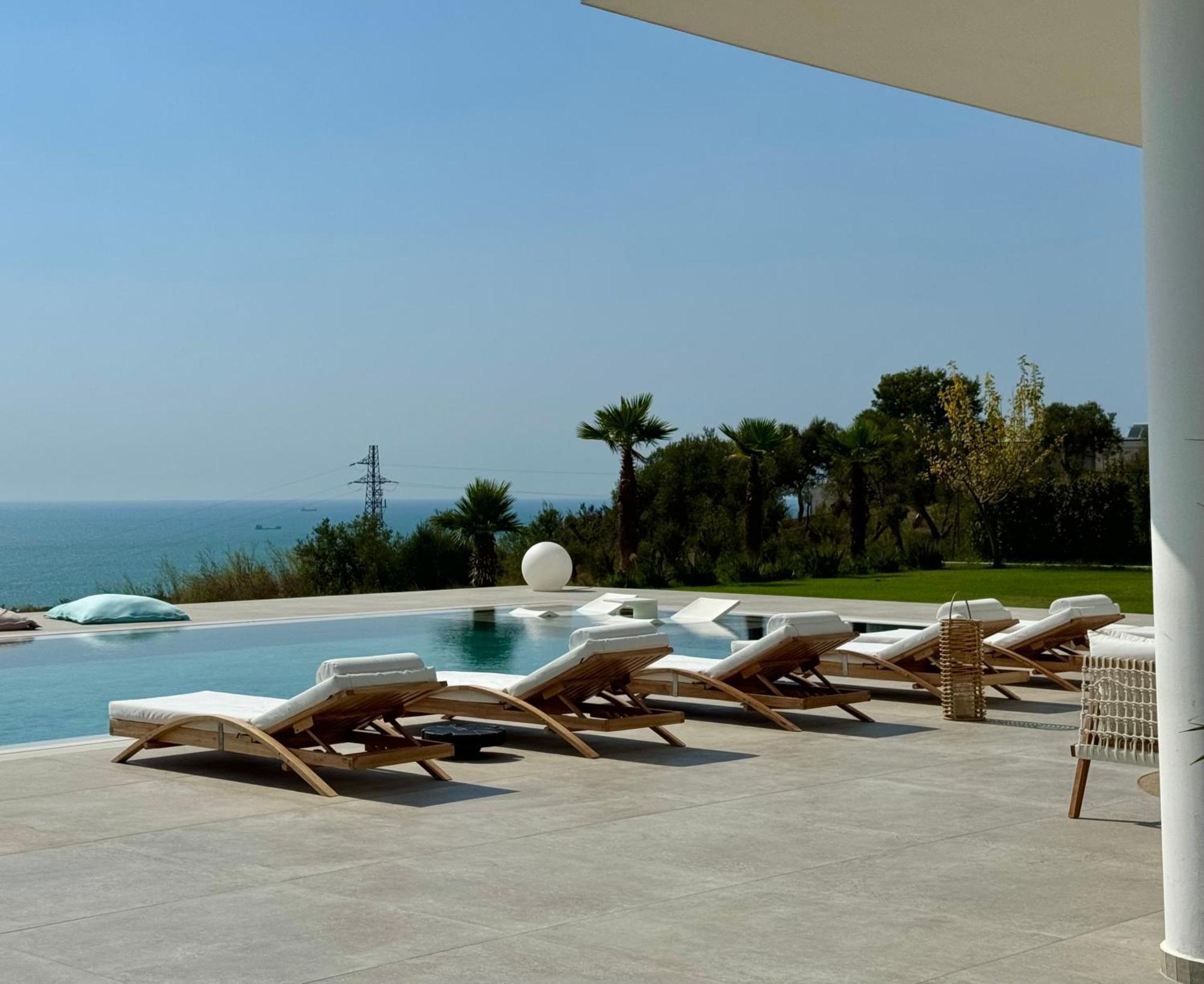 Villa Esmi Durres Kryemedhej ภายนอก รูปภาพ